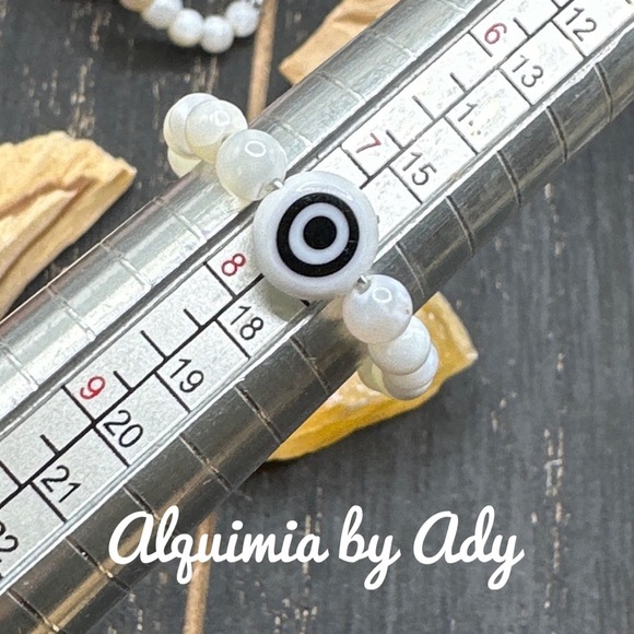 Alquimia by Ady White and Black Beaded Ring - Picture 2 of 2